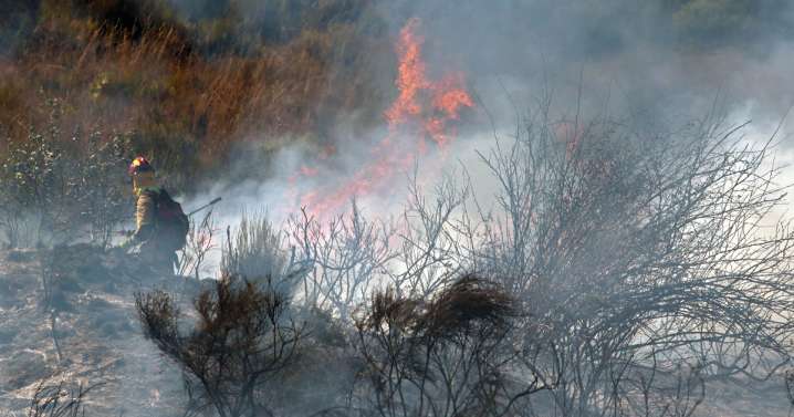 Un nuevo incendio grave sacude León: obliga a movilizar 25 medios y supone una amenaza seria a poblaciones