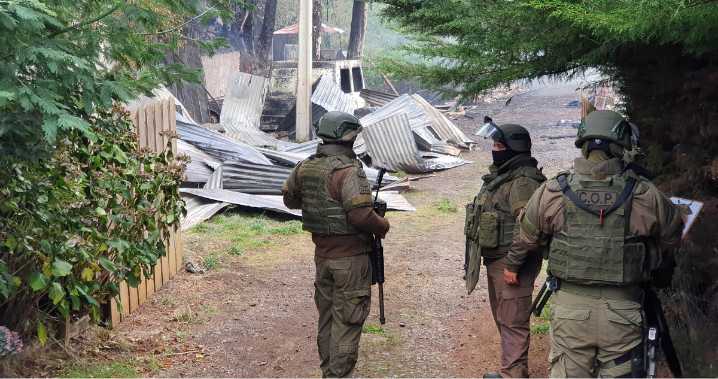 Queman dos vehículos y una bodega en ataque armado en Ercilla: se escucharon múltiples disparos