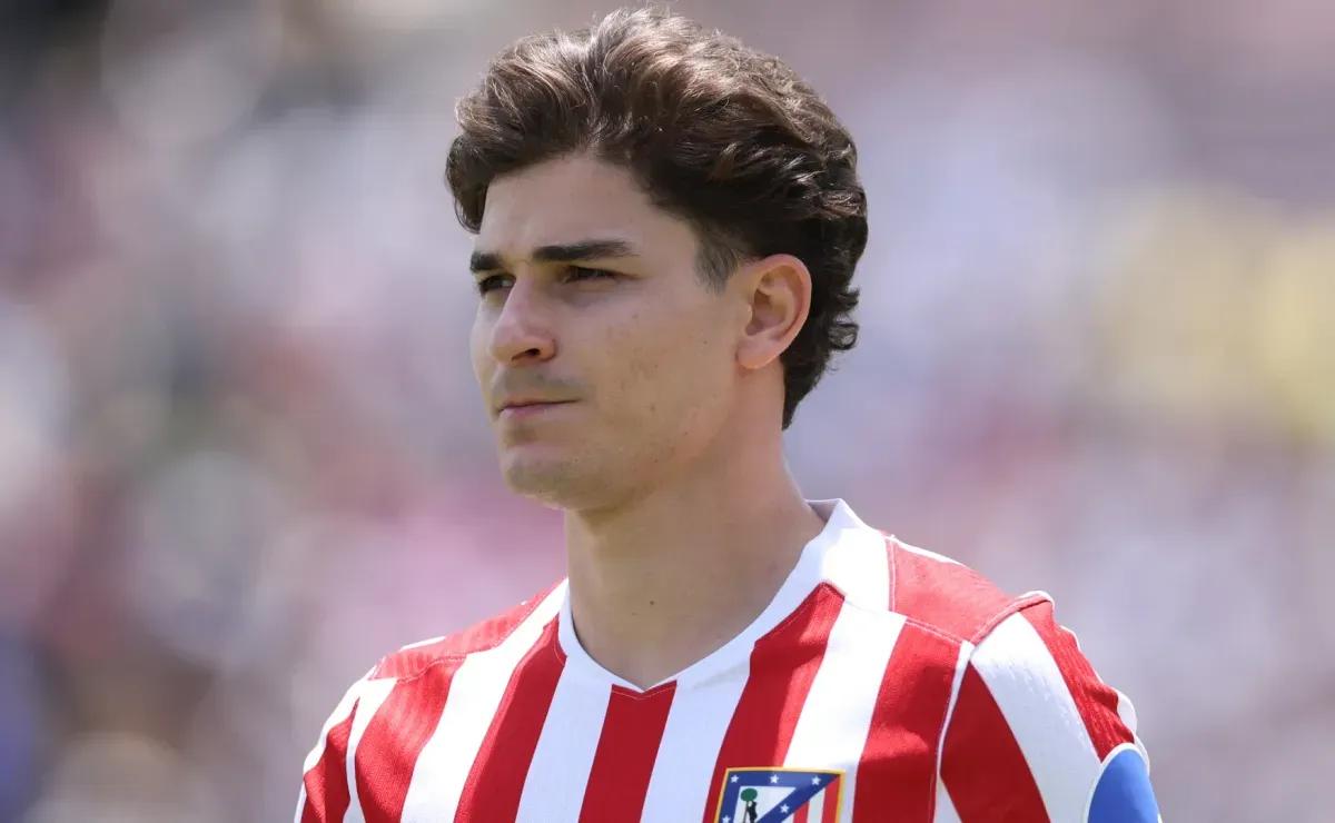 Why is Julian Alvarez not playing for Atletico Madrid vs Liverpool in Champions League today?
