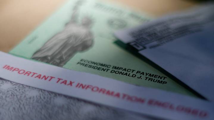 U.S. government is phasing out paper checks. Here's what that means for you