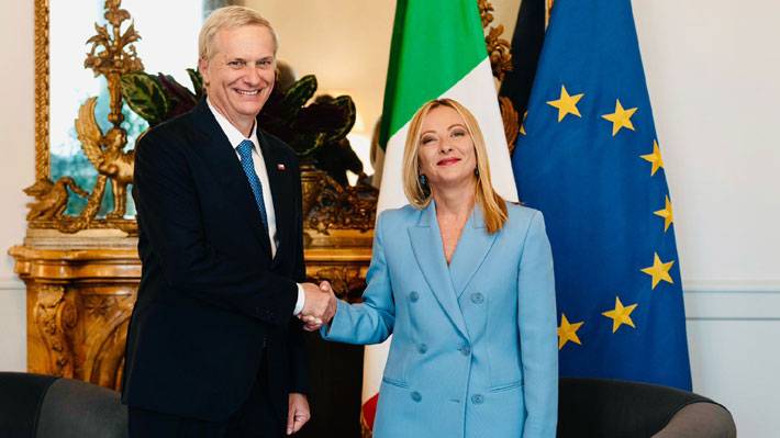 Kast viaja a Italia y se reúne con Giorgia Meloni para conocer sus políticas migratorias