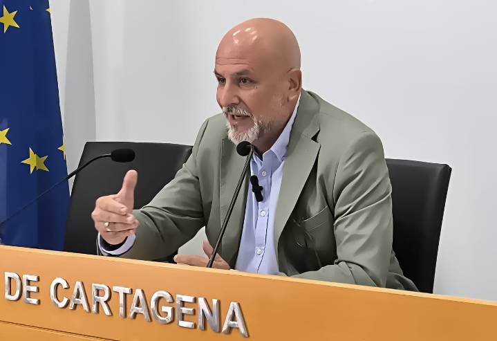 Pretel aboga por “unas fronteras fuertes que acaben con la trata de seres humanos” y acusa a la izquierda de “manipular el discurso de VOX para relacionarlo con racismo”