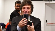El único y polémico posteo que hizo Milei sobre el triple femicidio: "¿A quién culpan?"