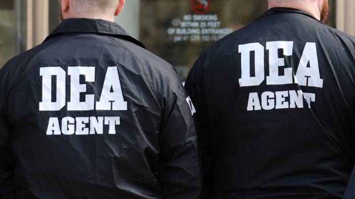 Golpe al Cártel de Sinaloa: DEA lanzó megaoperativo y capturó a más de 50 personas en tres estados