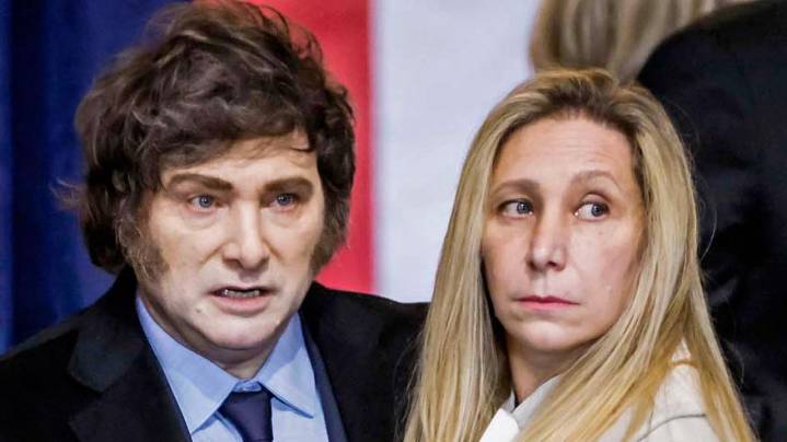 El Gobierno redujo 1.520 puestos de trabajo en un mes, pero Presidencia sumó 134 nuevos