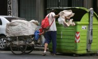 Indec asegura que bajó la pobreza pero en Rosario alertan: "Más indigencia"
