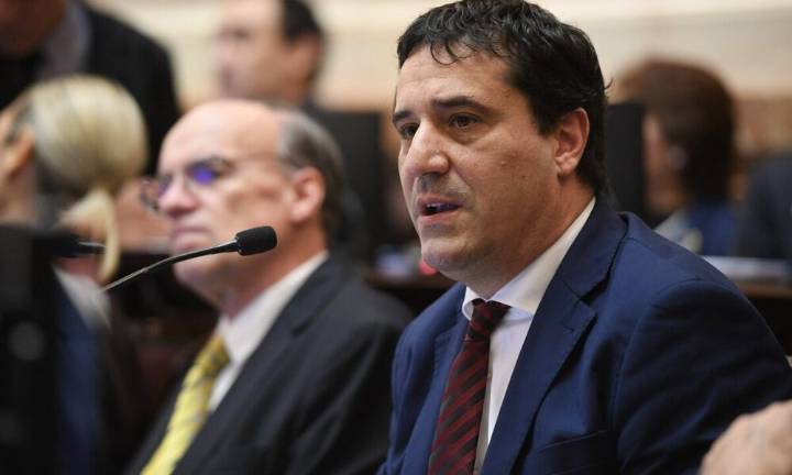 "El Gobierno recortó y abandonó a los bahienses en la peor inundación de la historia"