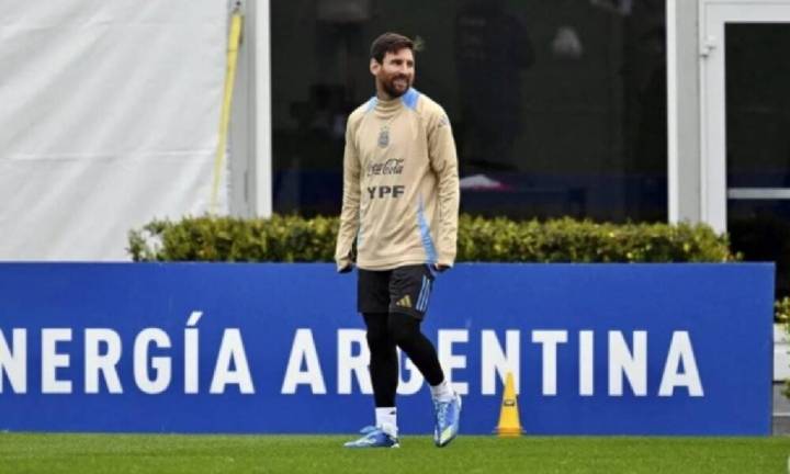 En la despedida del país de Messi, Argentina juega con Venezuela