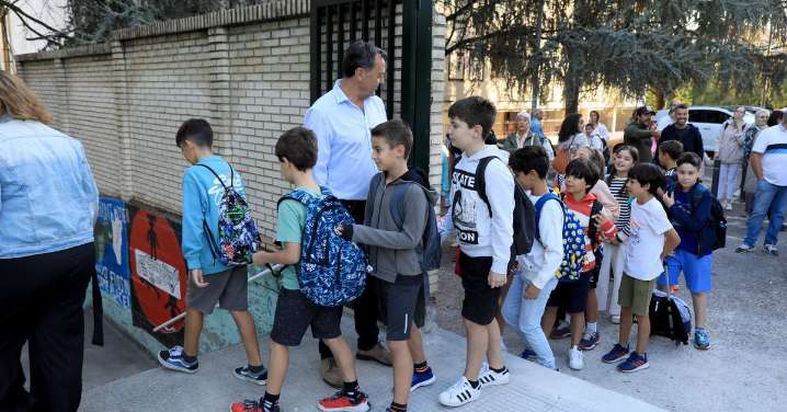 Galería | Los niños ourensanos vuelven a clase