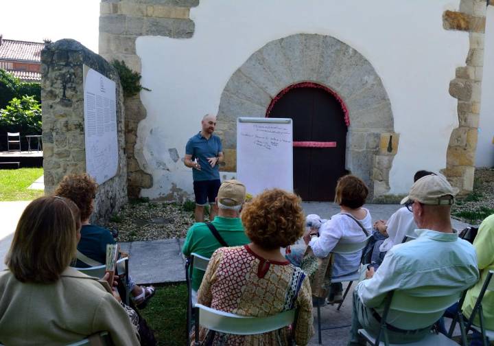 Mimo, canto y literatura en Enclave Pronillo, que incorpora el diseño gráfico y la ilustración
