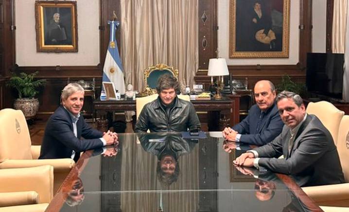 Milei reorganiza su gabinete: Lisandro Catalán es el nuevo ministro del Interior