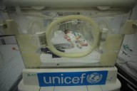 Bajo fuego y sin incubadoras: bebés en Gaza libran ataques israelíes a hospitales