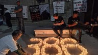Colocan ataúd y veladoras en Fiscalía al conmemorar tres meses del caso del crematorio Plenitud en Juárez