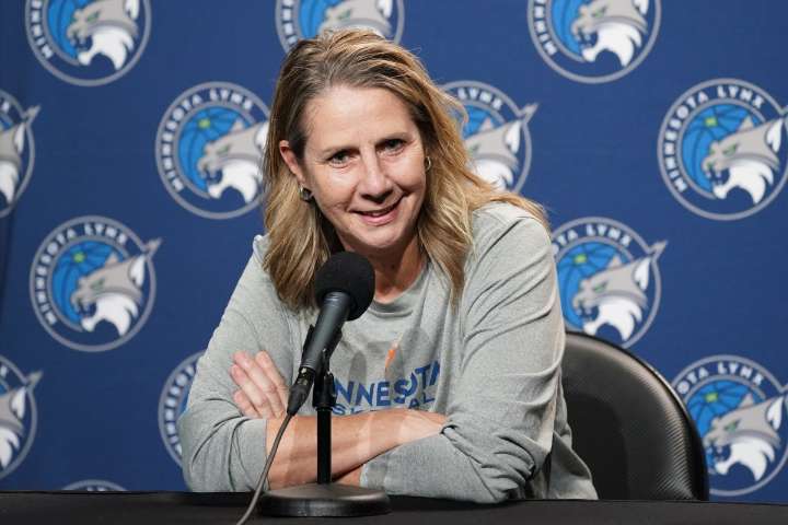 Lynx's Cheryl Reeve responds cleverly to Becky Hammon's co