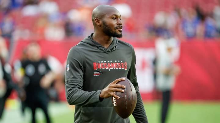 Jamel Dean takes a huge pay cut to remain with Bucs