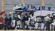 Se partió en dos: ¿qué se sabe del mortal choque entre un tren y un autobús en México?