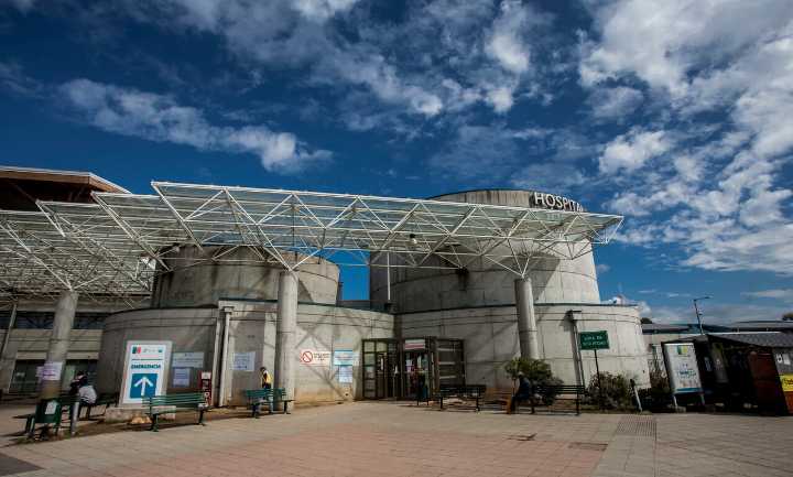 Condena transversal entre parlamentarios por vejámenes a trabajador TEA en el Hospital de Osorno: “Revela un sadismo extremo”