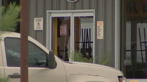 Liberty County Sheriff's Office investigating fatal shooting after man opens fire on patrons at Alas Locas bar in Cleveland