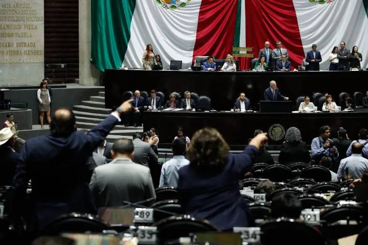 Rechaza Rosa Icela señalamientos de presunta corrupción de AMLO y sus hijos