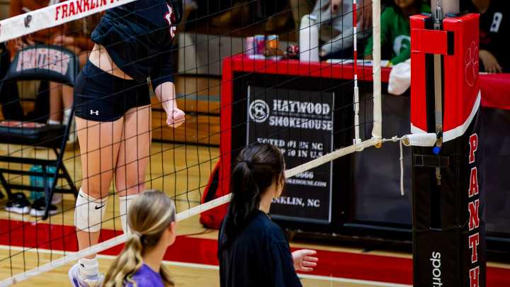 Franklin volleyball tops Murphy 3