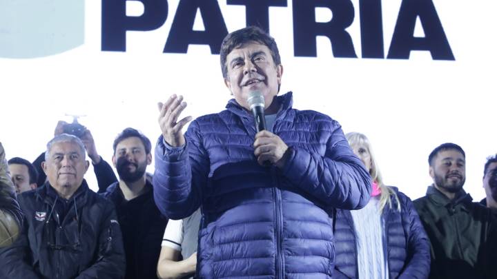 Fernando Espinoza: “Las urnas vetaron a Milei, pero no quiere entenderlo”