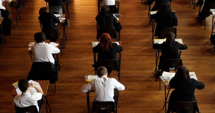 Start and finish times for West Dunbartonshire schools could change