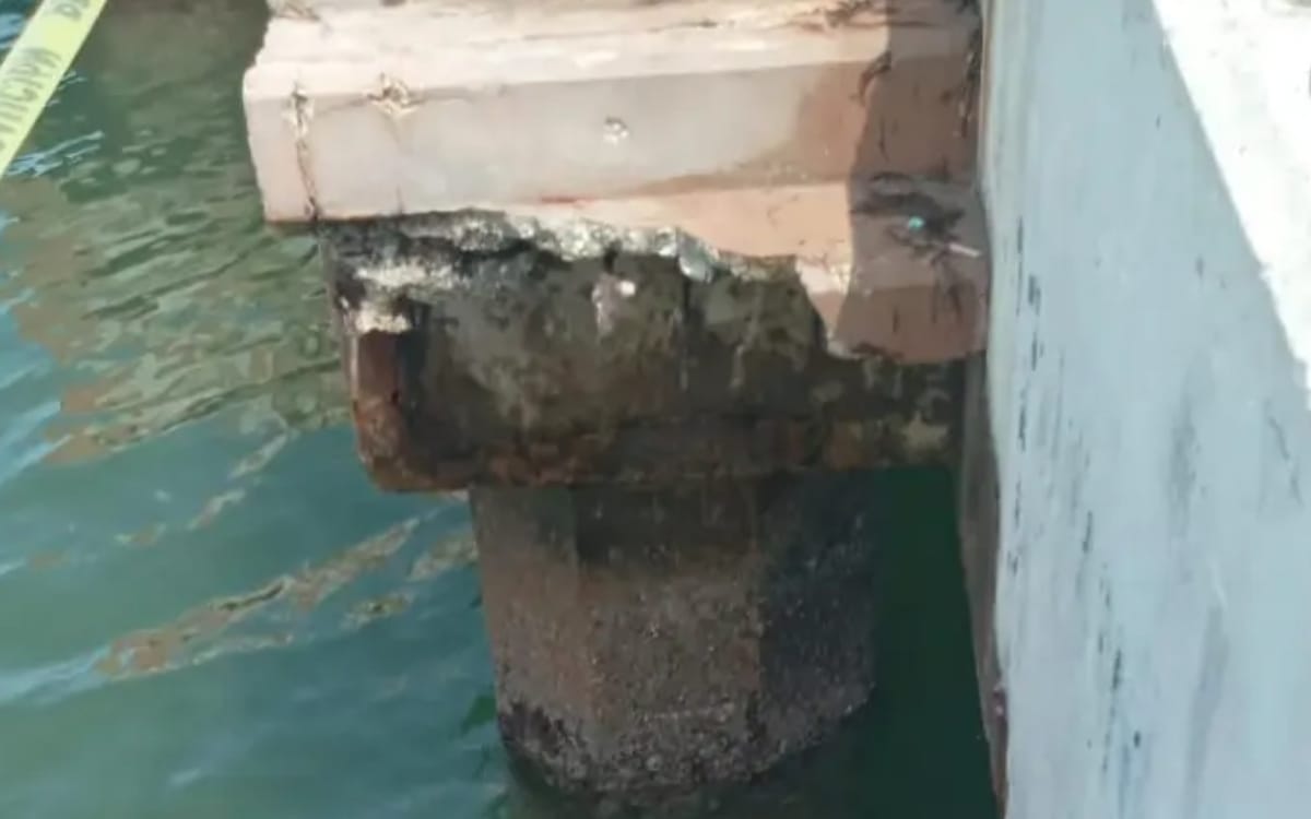Se desploman escaleras del muelle de Chicxulub Puerto: Dos jóvenes con lesiones