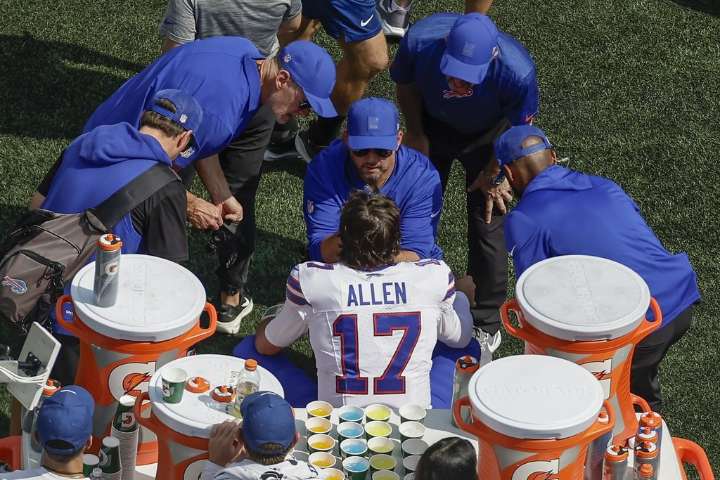 Bills’ Josh Allen leaves game for 2 plays with a bloody nose after being hit in the face vs. Jets