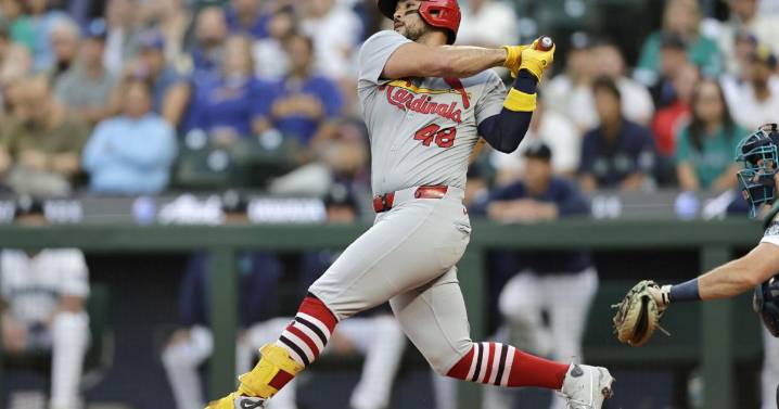 Missed opportunities finally catch up with Cardinals as Mariners walk off with win in 13th
