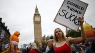 Miles de personas toman las calles de Londres para protestar contra la visita de Trump