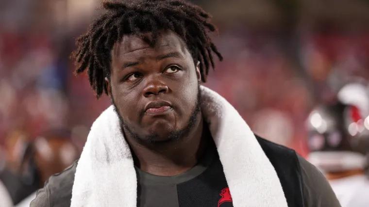 464-pound NFL rookie labeled heaviest player in history gets rewarded with new deal