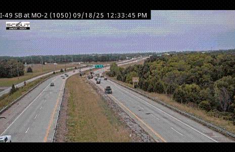 Deadly crash closes I-49 North in Cass County