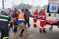 Vehículo cae desde puente Ricardo Palma y deja 9 heridos graves