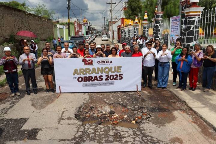 Continuan rehabilitando calles de San Pedro Cholula