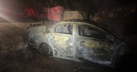 Hayan Cuerpo Calcinado junto a auto incendiado en Rosarito