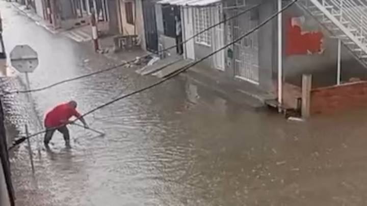 Fuerte aguacero causó estragos en Popayán; varios techos se desprendieron y terminaron sobre las calles