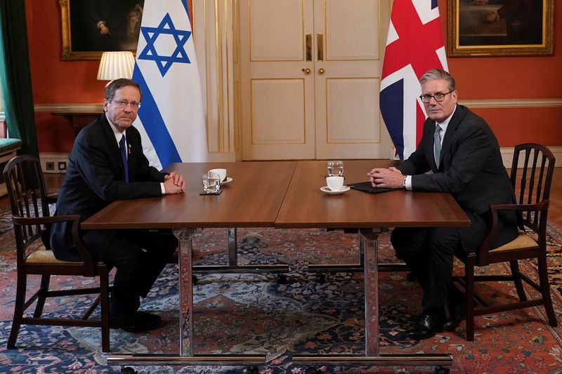 UK PM Starmer and Israeli president clash during 'tough' meeting