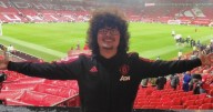 Fan del Manchester United lleva un año sin cortarse el cabello por culpa de su equipo