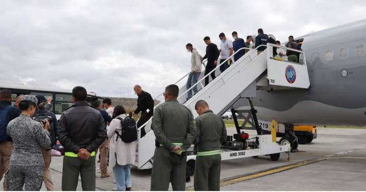 EE.UU amenaza con enviar 33.000 colombianos a Guantánamo: Colombia responde