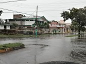 YA HAY CALLES CERRADAS A LA CIRCULACIÓN: Lluvias en Chetumal dejan varias colonias sin energía eléctrica