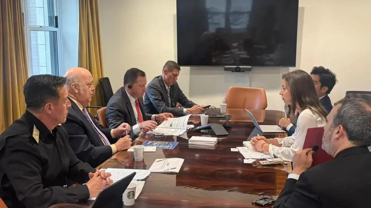 Comandante de las FF. MM. entrega en Estados Unidos resultados de ofensiva contra grupos armados y destaca cooperación con ese país