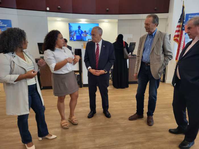 State comptroller visits Castle Hill small business owners, distributes unclaimed funds