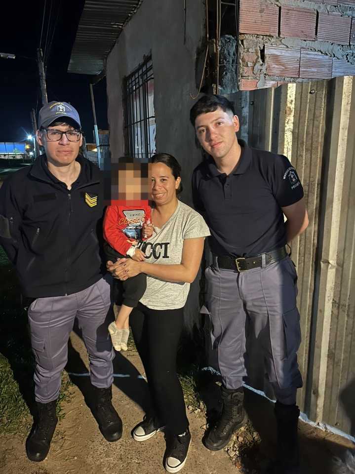 La Policía hizo RCP a un niño y lo salvó