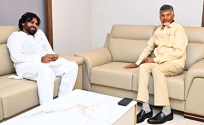 CM Chandrababu Naidu visits ailing Pawan Kalyan in Hyd