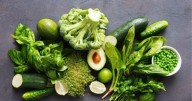 La dieta clave para evitar el envejecimiento cerebral que todos deberían hacer, según un estudio