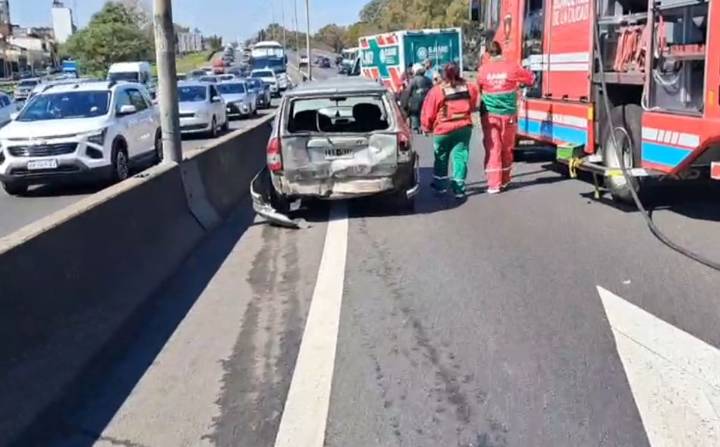 A la altura de Liniers. Un choque en cadena paralizó el tránsito en General Paz y dejó tres heridos