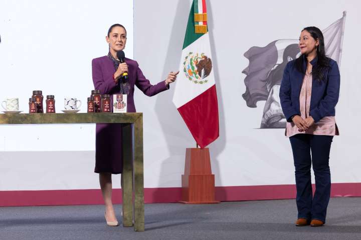 Presentan Café Bienestar en “La mañanera del pueblo”