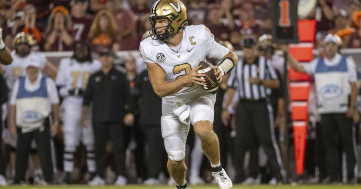 Pavia, Vanderbilt rally for 44-20 win at Virginia Tech