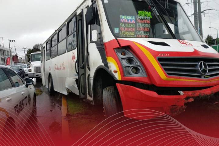 Atienden percance vial en Toluca sin lesionados