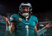 Eagles inicia con triunfo defensa del título